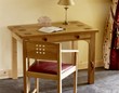 Oak gecko carving desk thumbnail